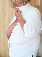 i wanna to see boobs