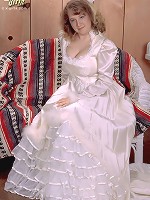 women flashing boobs in public